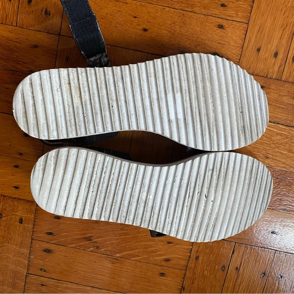 BOBS from Skechers' Black Memory Foam Sandals Size 8, Velcro top strap